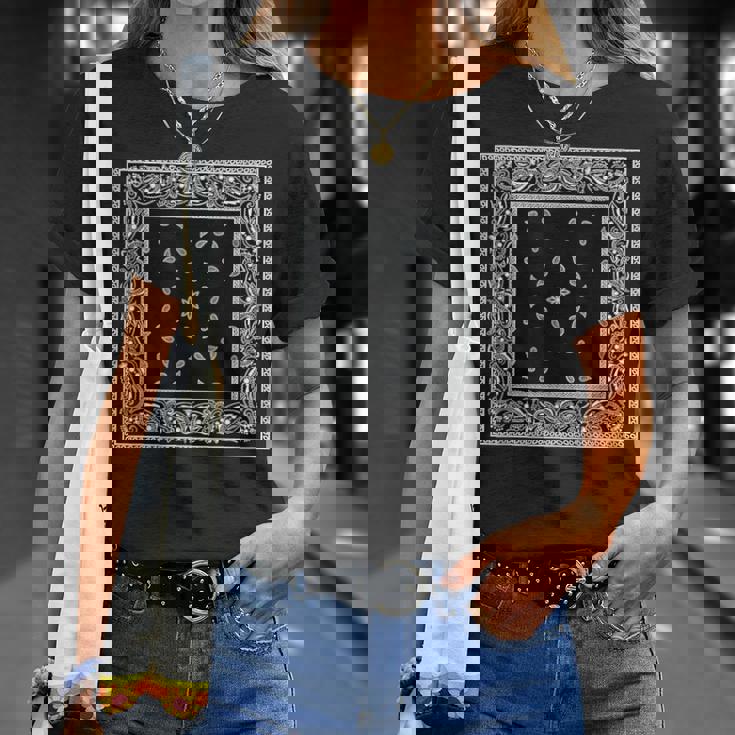 メンズ ブラック ホワイト バンダナ プリント ブラック ペイズリー柄 Tシャツ 彼女への贈り物