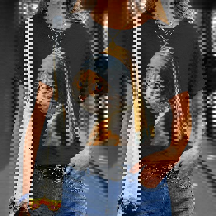 パールイヤリング付き猫 フェルメール Tシャツ 彼女への贈り物