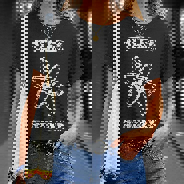 ビッグバン理論ロゴチームシェルドン・アトム Tシャツ 彼女への贈り物