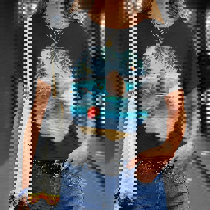 ビーチでのカピバラサーフィンおかしい Tシャツ 彼女への贈り物