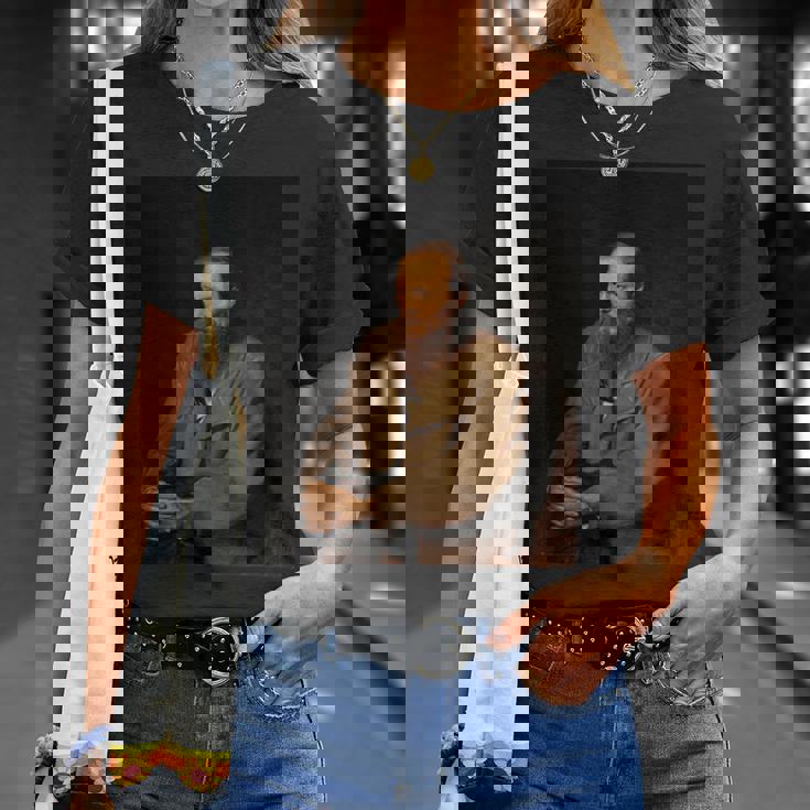 フョードル・ドストエフスキーロシアの作家の肖像画 Tシャツ 彼女への贈り物