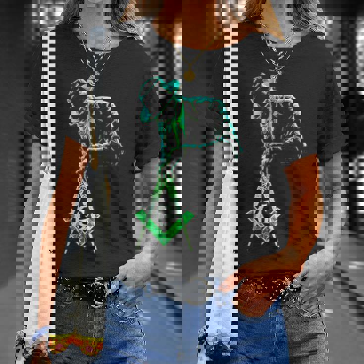 フリーメイソンをテーマにしたフリーメイソンがツールを運びます」S&C Tシャツ 彼女への贈り物