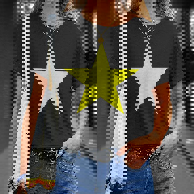 ベトナム国旗 星 ベトナム国旗 国旗 国旗 ハノイ サイゴン Tシャツ 彼女への贈り物