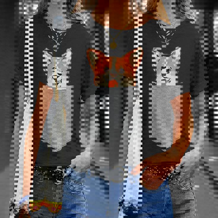 ポケットから覗く可愛いコーギーのデザイン Tシャツ 彼女への贈り物