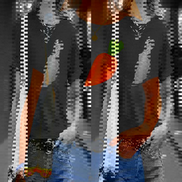 ポケットに入ったニンジン野菜、胸に面白いフルーツニンジン。 Tシャツ 彼女への贈り物