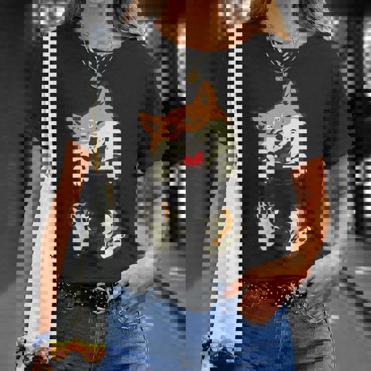 ポケット柴犬 足 かわいい犬 秋田犬愛好家 ギフト Tシャツ 彼女への贈り物