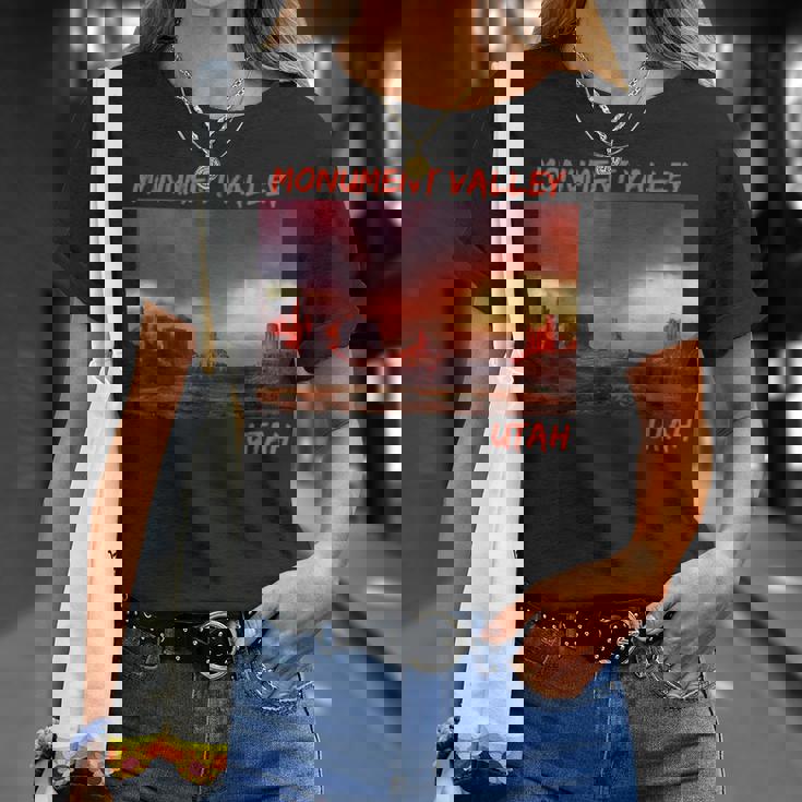 モニュメントバレーユタ州 Tシャツ 彼女への贈り物