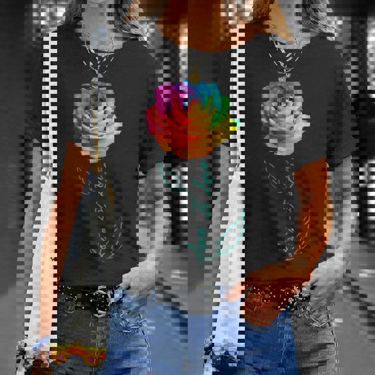 レインボー ローズ Lgbtq 花 Tシャツ 彼女への贈り物