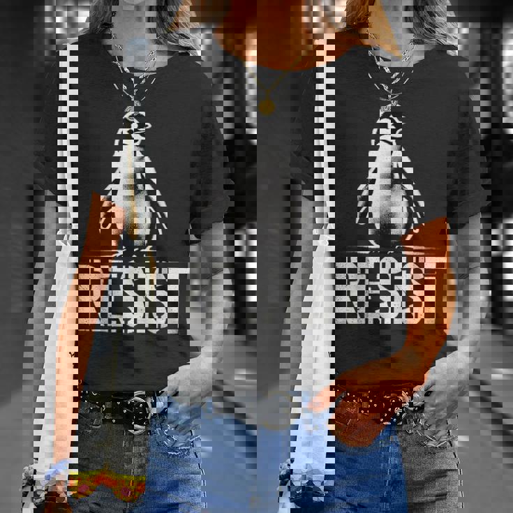 レジスト ペンギン アクティビズム ティー ペンギン 抗議 関税 Tシャツ 彼女への贈り物