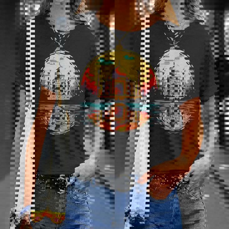 レトロスタイルのタージマハル。 Tシャツ 彼女への贈り物
