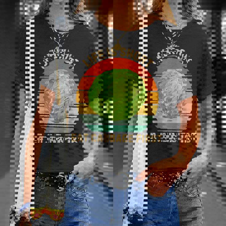レトロ生活は短い。キャベツはじめてのキャベツ料理好き Tシャツ 彼女への贈り物