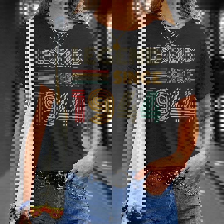 ヴィンテージ 1944 81 歳の誕生日プレゼント 男性 女性 81 歳 Tシャツ 彼女への贈り物