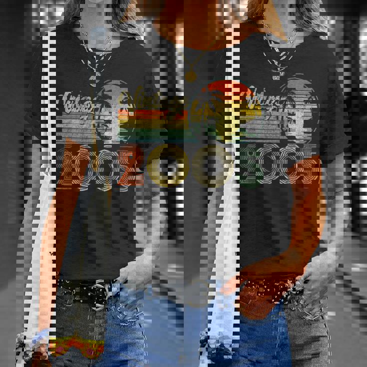 ヴィンテージ 2005 Born In 2005 20歳の誕生日プレゼント 20歳 Tシャツ 彼女への贈り物