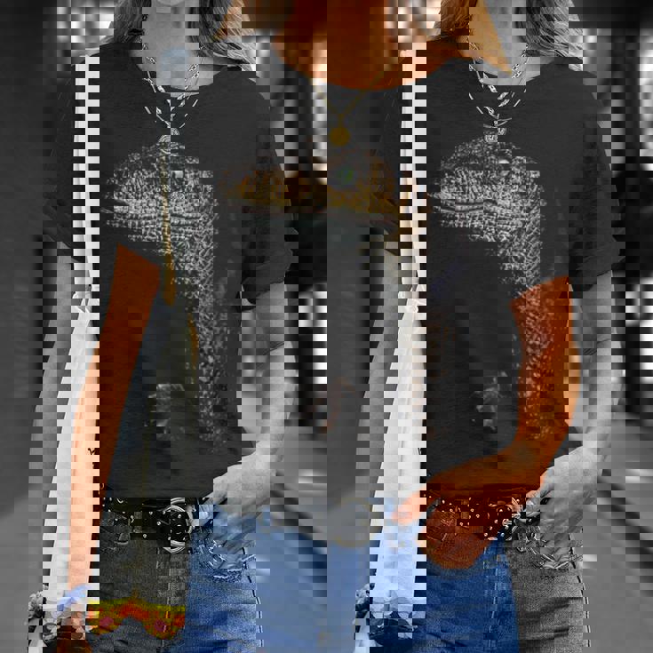 ヴェロキラプトル恐竜狩りリアルなグラフィックデザイン Tシャツ 彼女への贈り物