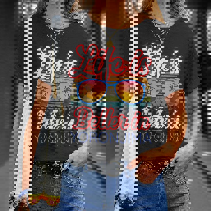 与論島おみやげ 与論島ビーチリゾートでの生活はもっといい Tシャツ 彼女への贈り物