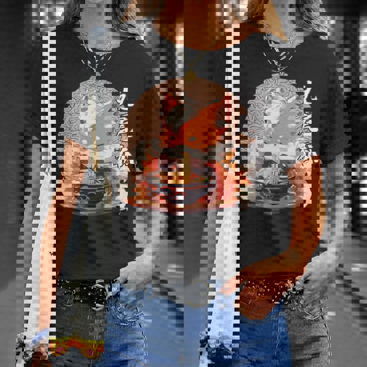 九尾の狐、ラーメンを食べる九尾の狐 Tシャツ 彼女への贈り物