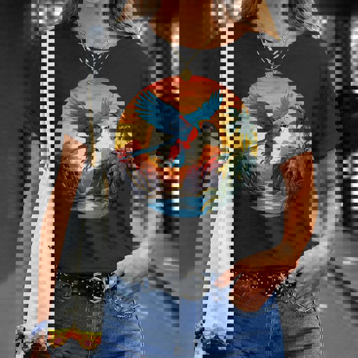 夕日の美しいコンゴウインコ、スカーレットコンゴウインコ Tシャツ 彼女への贈り物