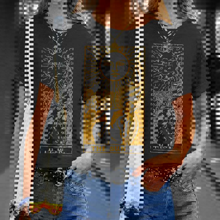 太陽ゴールドタロットカードtシャツ Tシャツ 彼女への贈り物