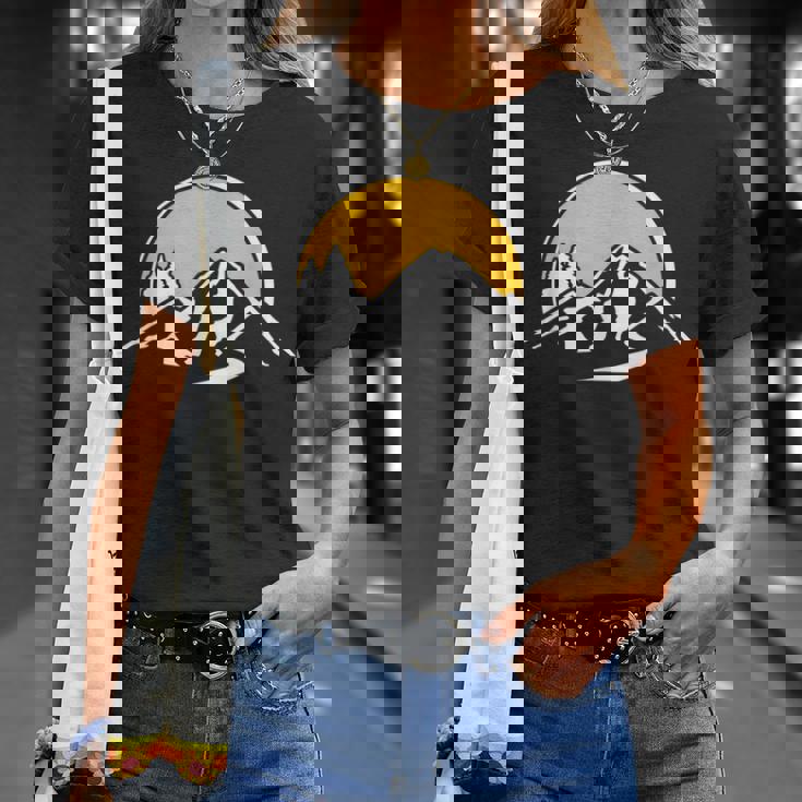 山の日 Tシャツ 彼女への贈り物