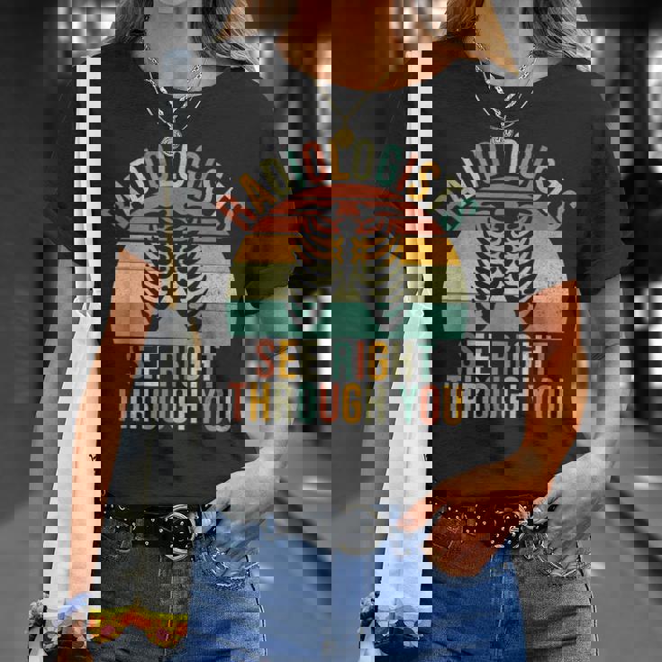 放射線科医があなたを通して見る放射線科 Tシャツ 彼女への贈り物