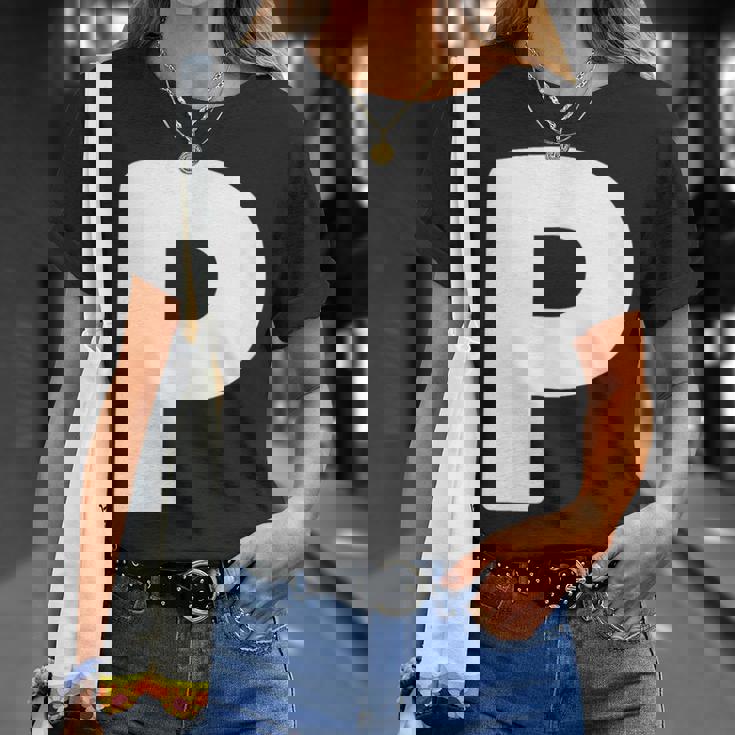 文字p 大文字 アルファベット モノグラム イニシャル Tシャツ 彼女への贈り物