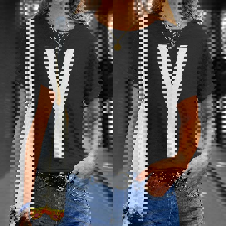 文字yアルファベットモノグラムイニシャル。 Tシャツ 彼女への贈り物