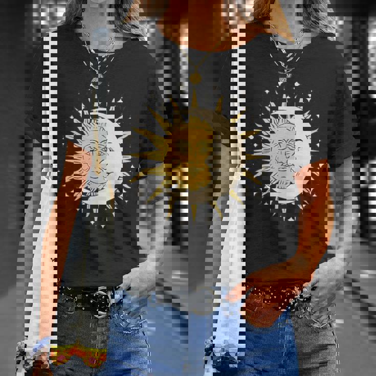 月 太陽 美的 神秘的 Tシャツ 彼女への贈り物