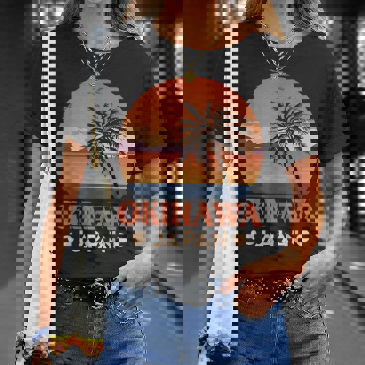 沖縄 Japan ヤシの木 夏休み 日本観光 Tシャツ 彼女への贈り物