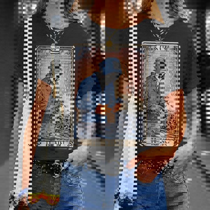 溶接機 溶接 タロット カード スケルトン 面白い 金属製 労働者 Tシャツ 彼女への贈り物