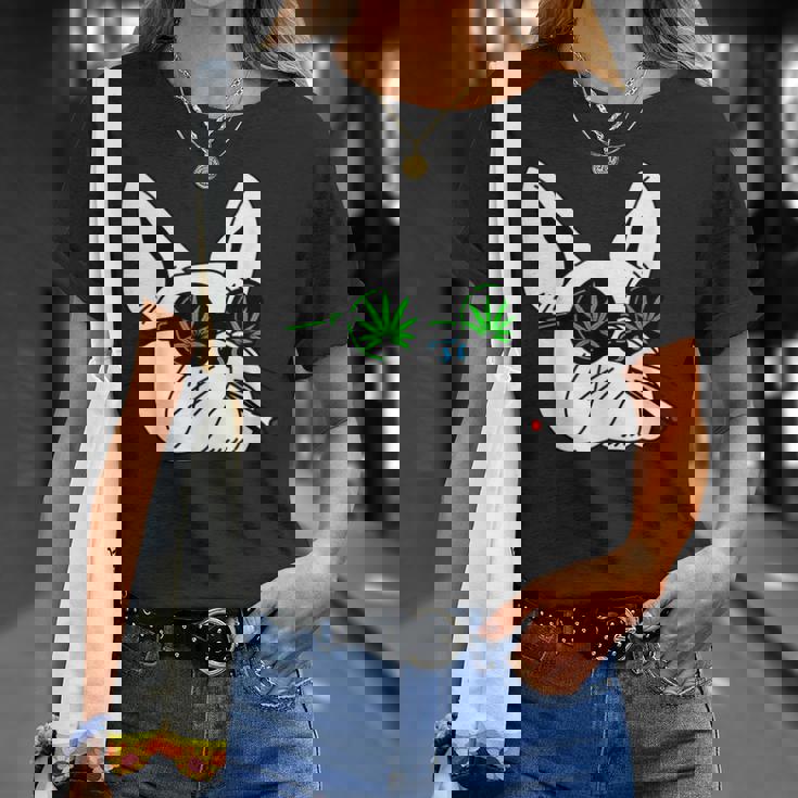 犬のサングラス喫煙420クールな雑草大麻マリファナ Tシャツ 彼女への贈り物