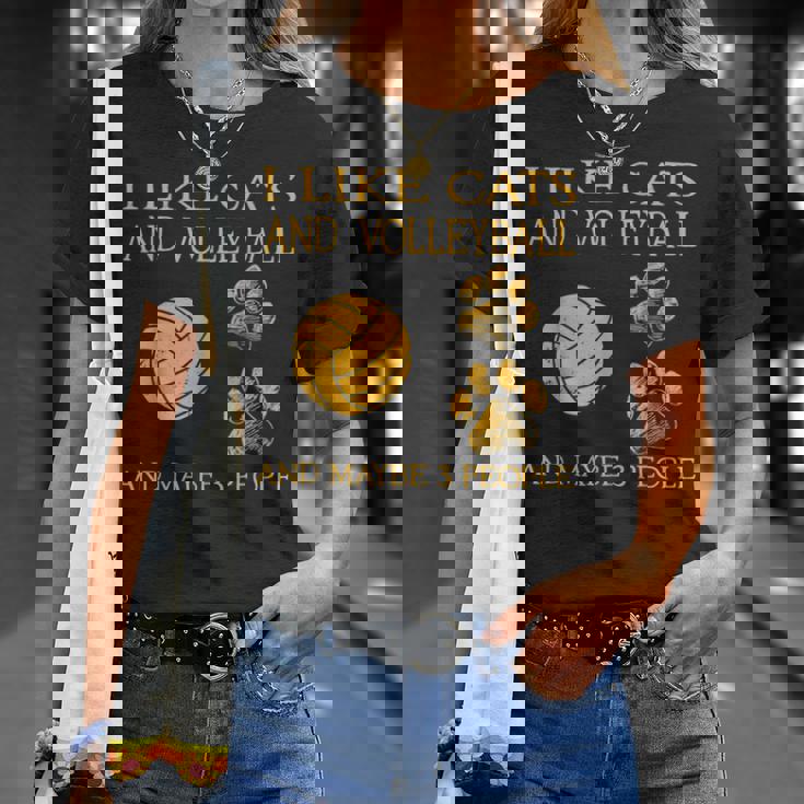 猫やバレーボールが好きで、3人もいるかもしれません。 Tシャツ 彼女への贈り物