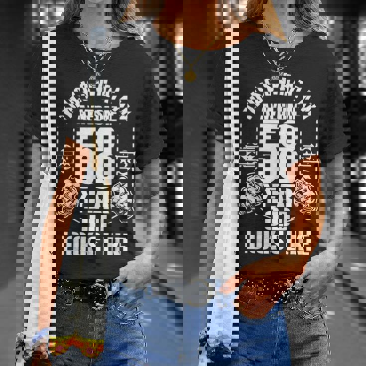 男性、女性、58歳の誕生日への58歳の誕生日プレゼント Tシャツ 彼女への贈り物