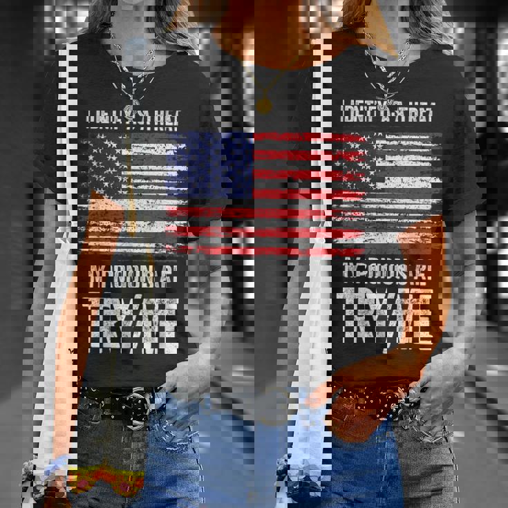 私が脅威だと判断した私の代名詞を試してみる私 Tシャツ 彼女への贈り物