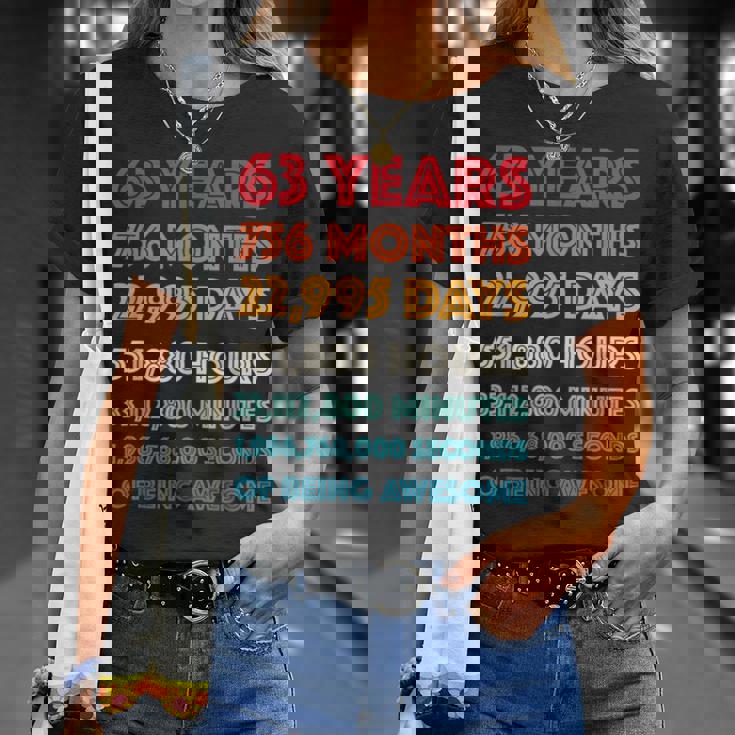 素晴らしい63歳の誕生日プレゼント 面白い レトロ 63歳の誕生日 Tシャツ 彼女への贈り物