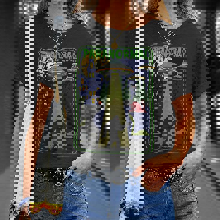 超常現象 ビッグフット ネス湖 Mothman Aliens Cryptid Tシャツ 彼女への贈り物