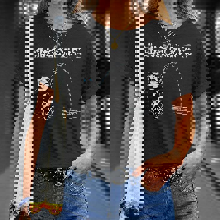 逃した魚は泳いでる ネタ ことわざ 言い間違い 釣り好き ジョーク ギャグ 釣り ツッコミ パンダ おもしろ Tシャツ 彼女への贈り物