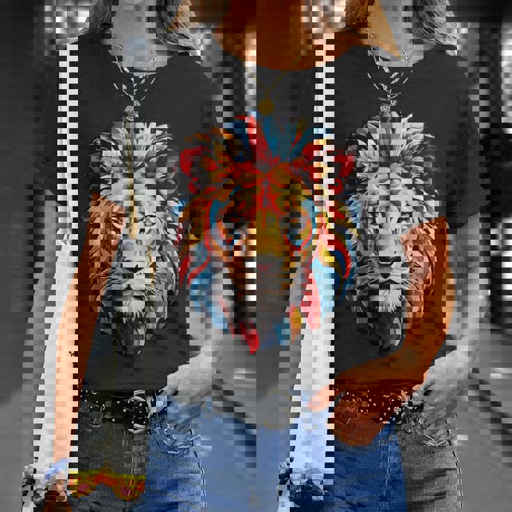 雄大なライオンヘッド 赤、黄、青の芸術的なたてがみ Tシャツ 彼女への贈り物