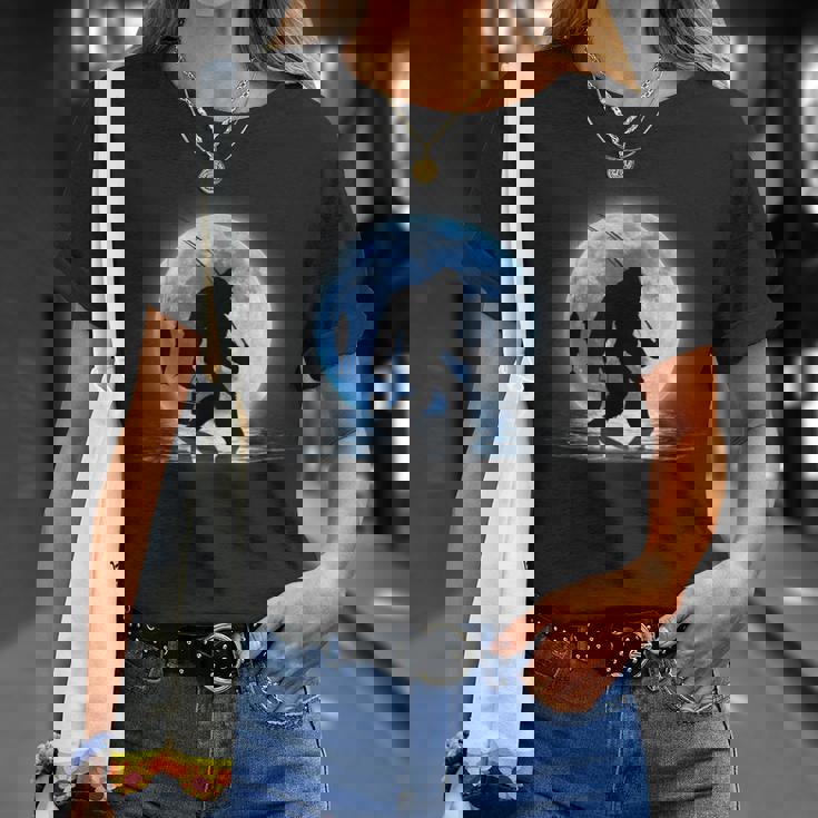 面白いtシャツ 釣りバカ 青い月と釣り人 メンズ おもしろ 面白い 服 オリジナル 海釣り 川釣り ビッグフット ネタ Tシャツ 彼女への贈り物