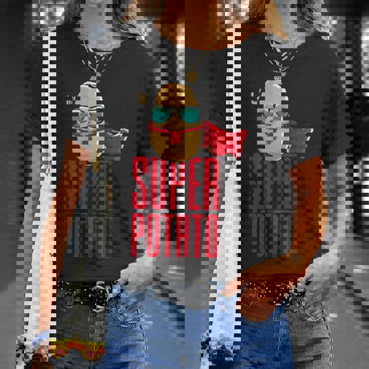 面白いかわいいスーパーポテトアニメ衣装グラフィックデザイン。 Tシャツ 彼女への贈り物