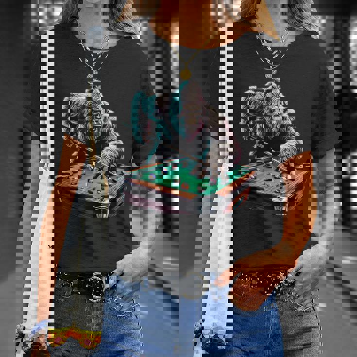 面白いビッグフットサスカッチ ビリヤード プールプレーヤー 男性 男の子 Tシャツ 彼女への贈り物