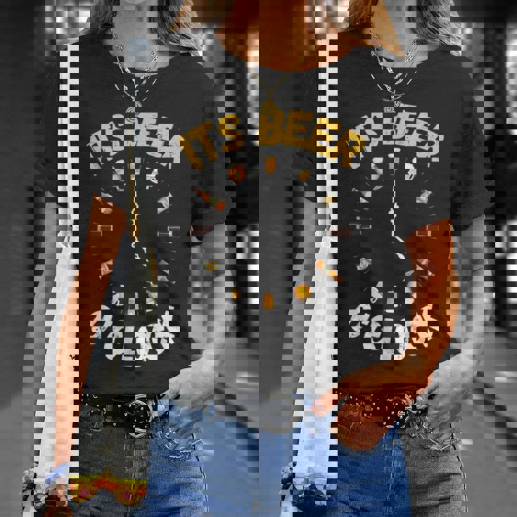 面白いビールoクロックティー。ナショナルビールデー、父の日に。 Tシャツ 彼女への贈り物