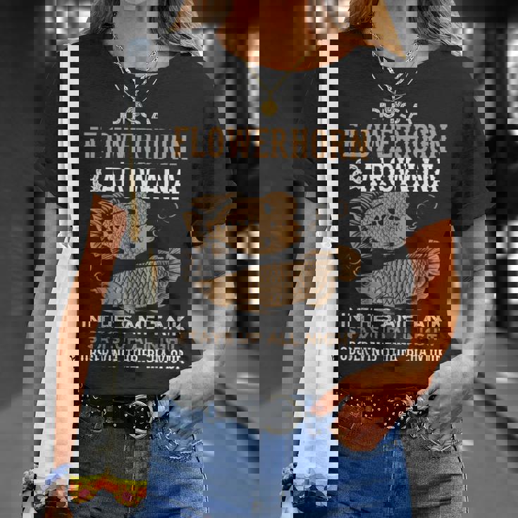 面白いフラワーホーンとアロワナのデザイン 魚族館 Tシャツ 彼女への贈り物