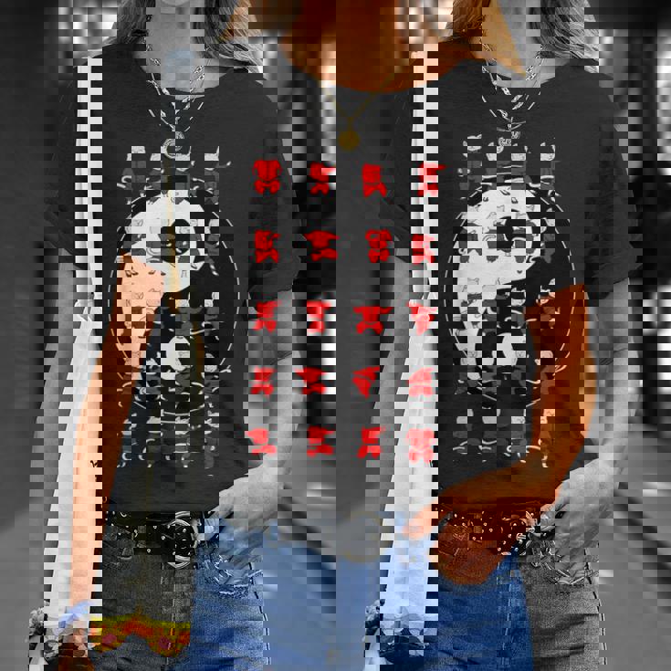 面白い太極拳猫が陰陽のデザインを動かす Tシャツ 彼女への贈り物