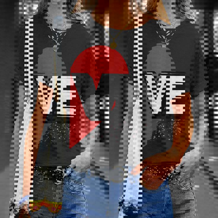 ２人で着るとハートが出来る Loveの文字になる 「Ve」カップル 恋人 Tシャツ 彼女への贈り物