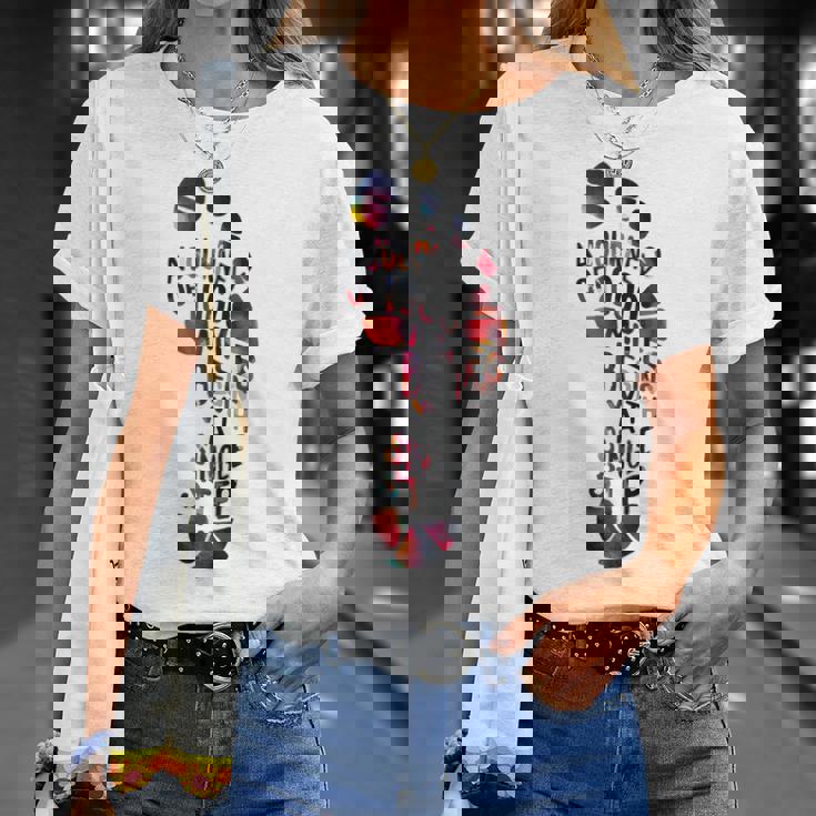 1000マイルの旅は一歩で始まる。 Tシャツ 彼女への贈り物