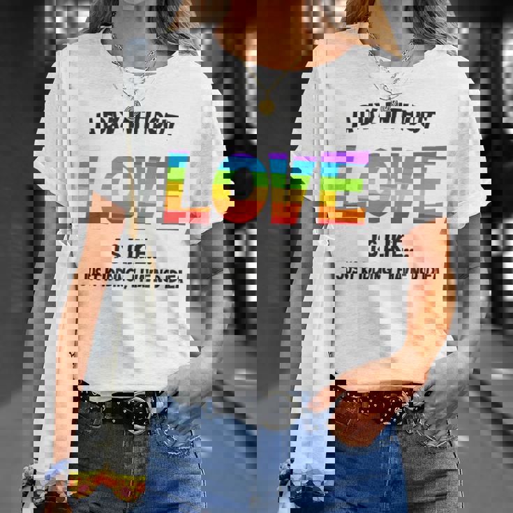 Celebrating Love Lgbtq ゲイプライドグッズ レズビアンレインボー Tシャツ 彼女への贈り物