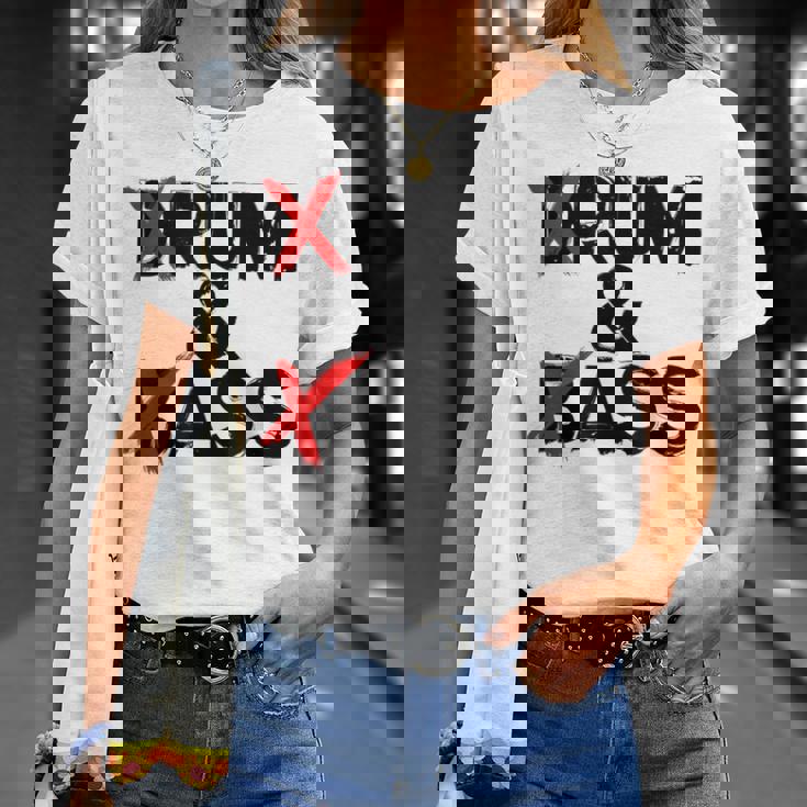 Drum And Bass Rum & Ass Tシャツ 彼女への贈り物