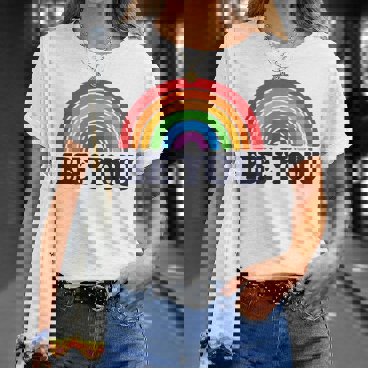 Lgbtq Be You Pocket Gay Pride Lgbt Ally Rainbow Flagintage Tシャツ 彼女への贈り物