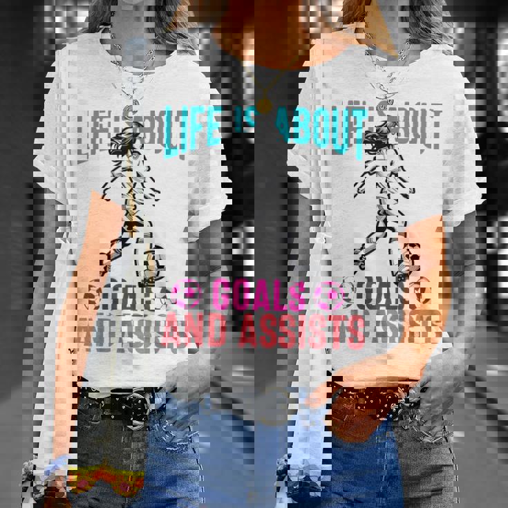 Life's About Goals And Assists サッカー 面白いサッカー選手 Tシャツ 彼女への贈り物
