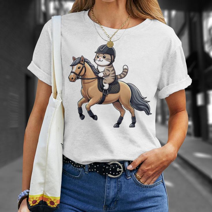 Niños Montar A Caballo Con Un Gato Es Amor Por El Caballo Camiseta unisex Regalos para ella